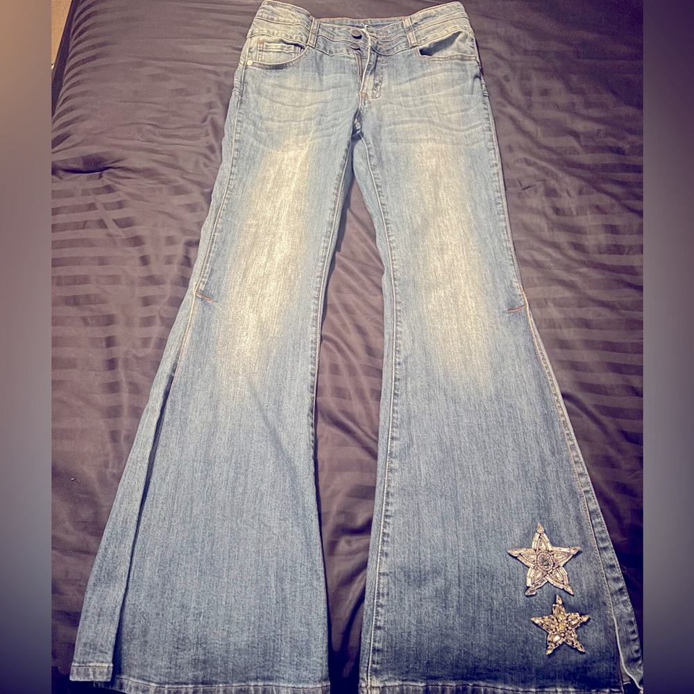 New/no tags flare jeans star appliqué size 28